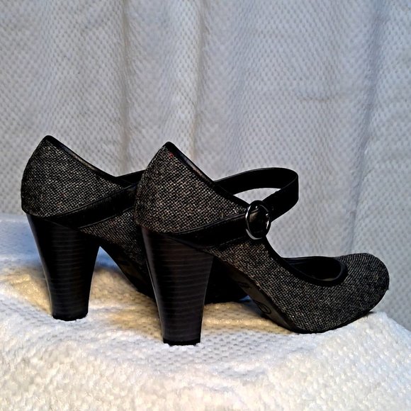 Black/white L.E.I Turf Heels - Picture 4 of 8